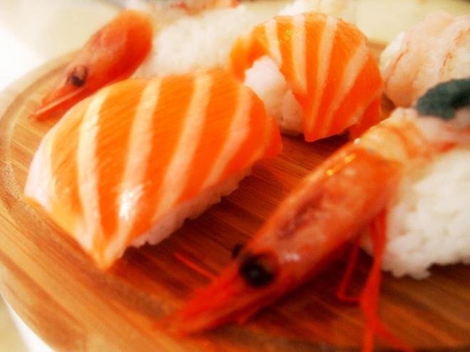 三文鱼甜虾寿司的做法