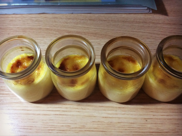 Crèmebrulée。法式烤布雷。焦糖布丁。