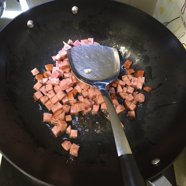 胡萝卜黄瓜玉米笋炒火腿的做法 步骤4