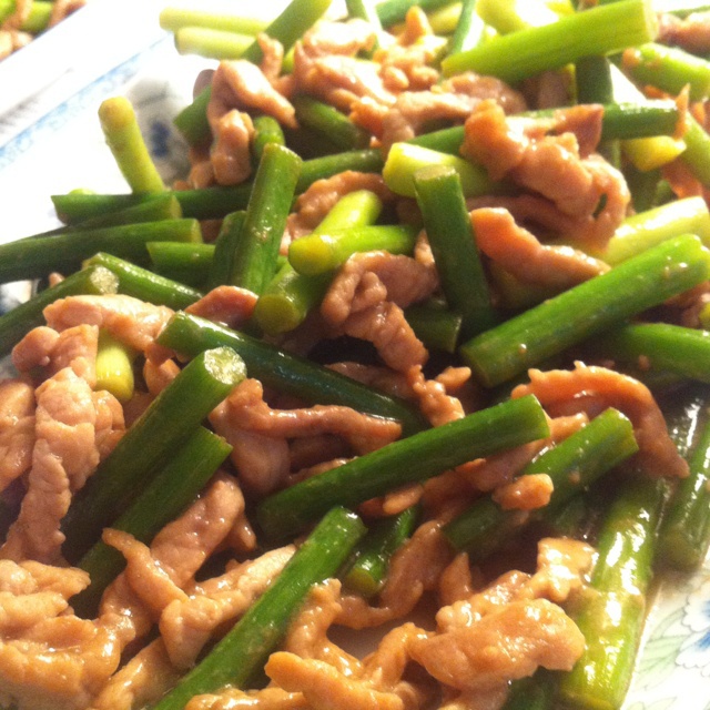 蒜苗炒肉丝