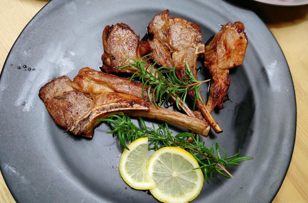 黑椒煎法式小羊排