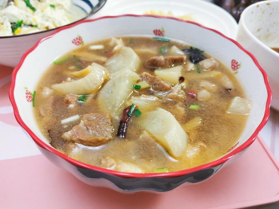 白萝卜炖牛腩