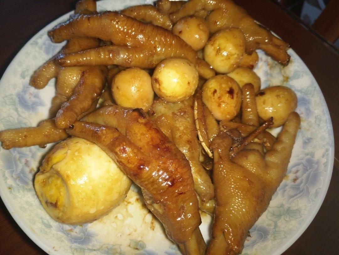网红鸡爪鹌鹑蛋