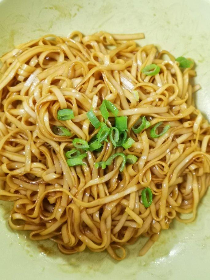 葱油拌面Spring Onion Noodles