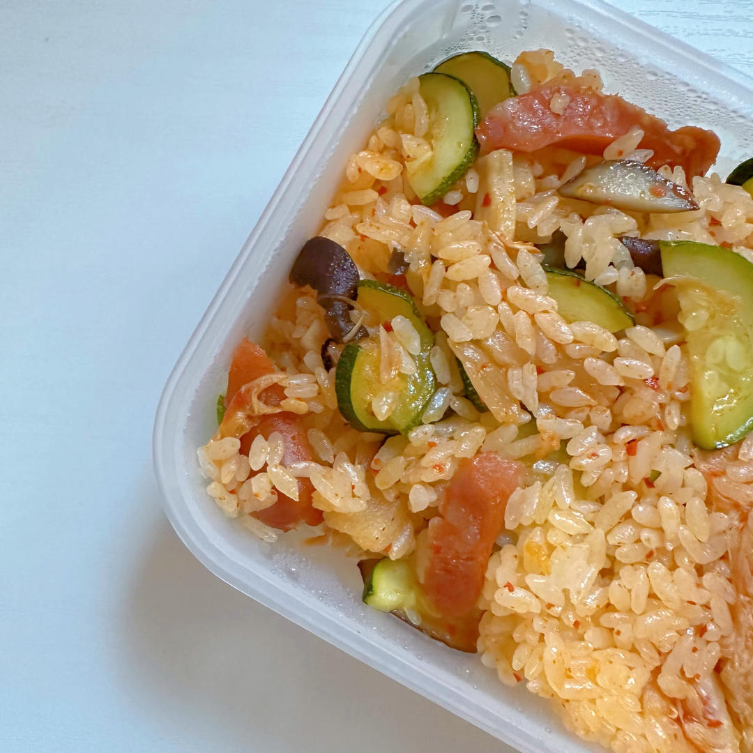 一人暮らしって何か食べよう