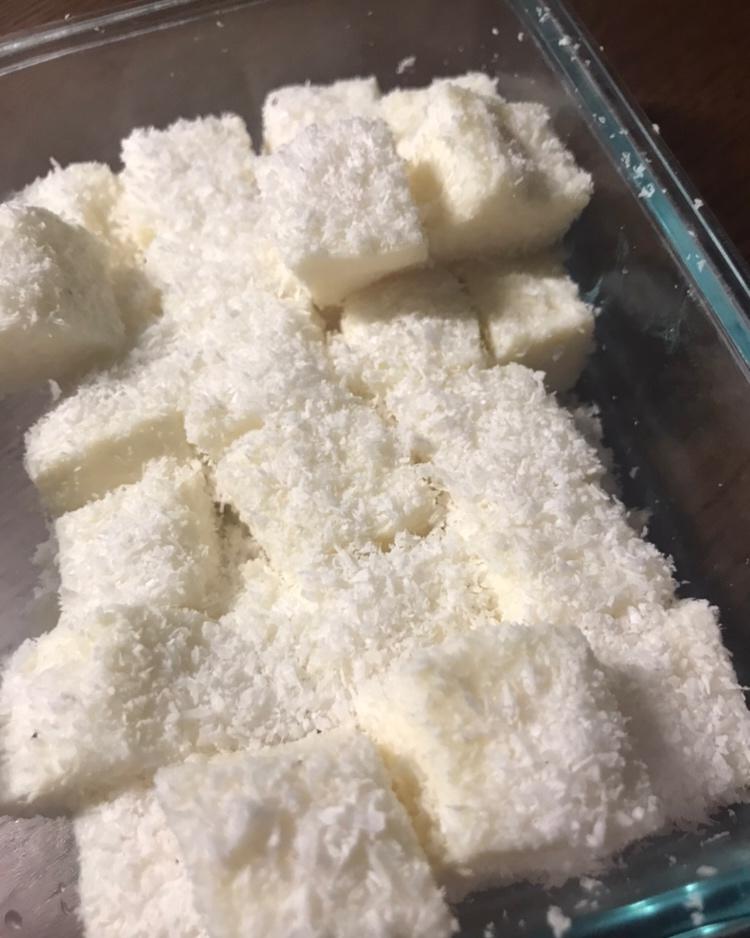 牛奶椰蓉小方
