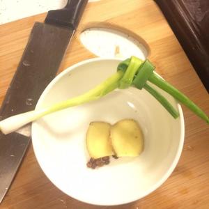 排骨绿豆海带汤的做法 步骤2