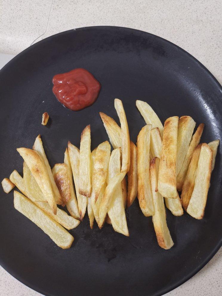 谁说孩子不能吃薯条？别人家孩子吃薯条也健康！
婴儿烤箱版薯条