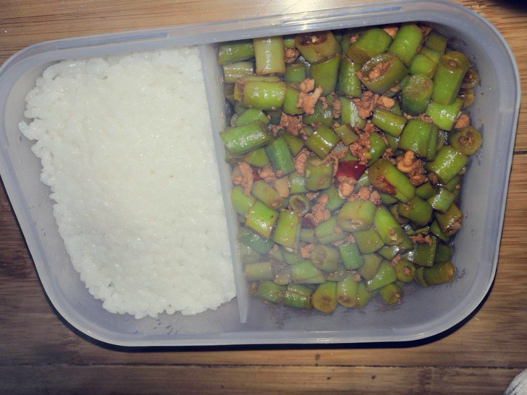 肉沫豆角下饭菜