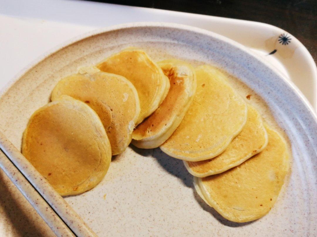 【减脂早餐】无油香蕉松饼（超简单）