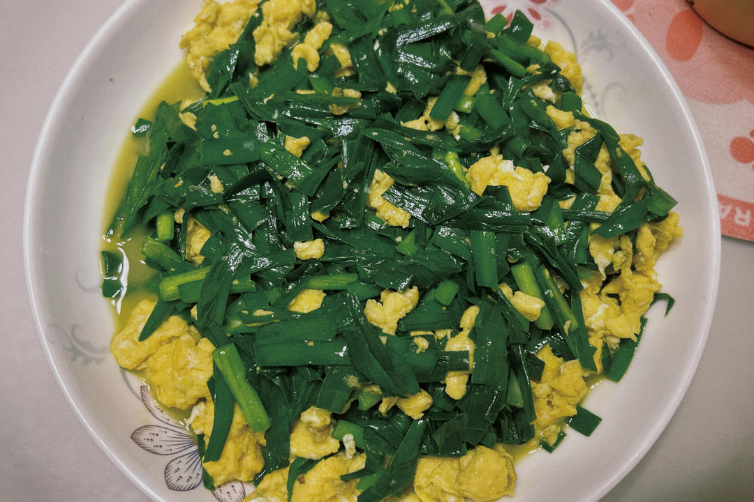 韭菜炒鸡蛋——三分钟快手下饭菜 掌握火候的秘诀