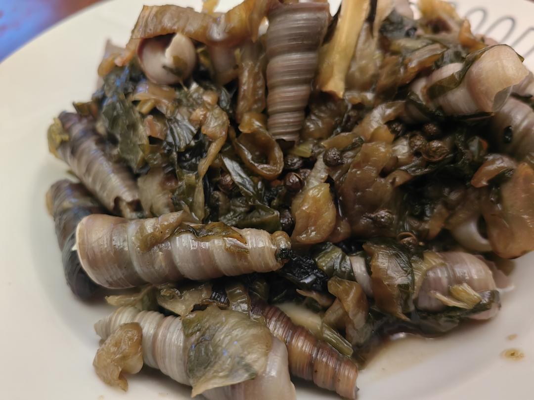 酸菜钉螺煲