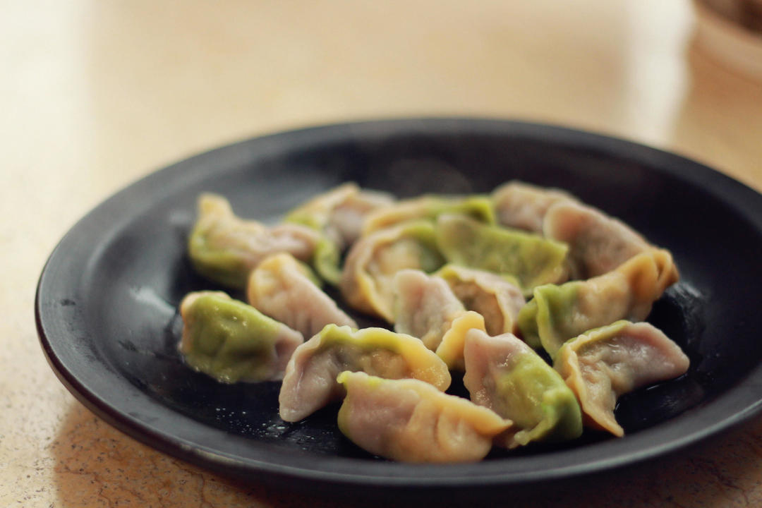 颜值超高的饺子---鲜虾韭菜彩虹饺的做法