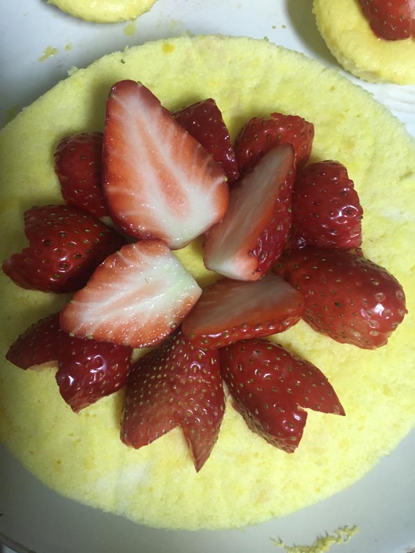 《Tinrry+》草莓奶油蛋糕（8寸配方）