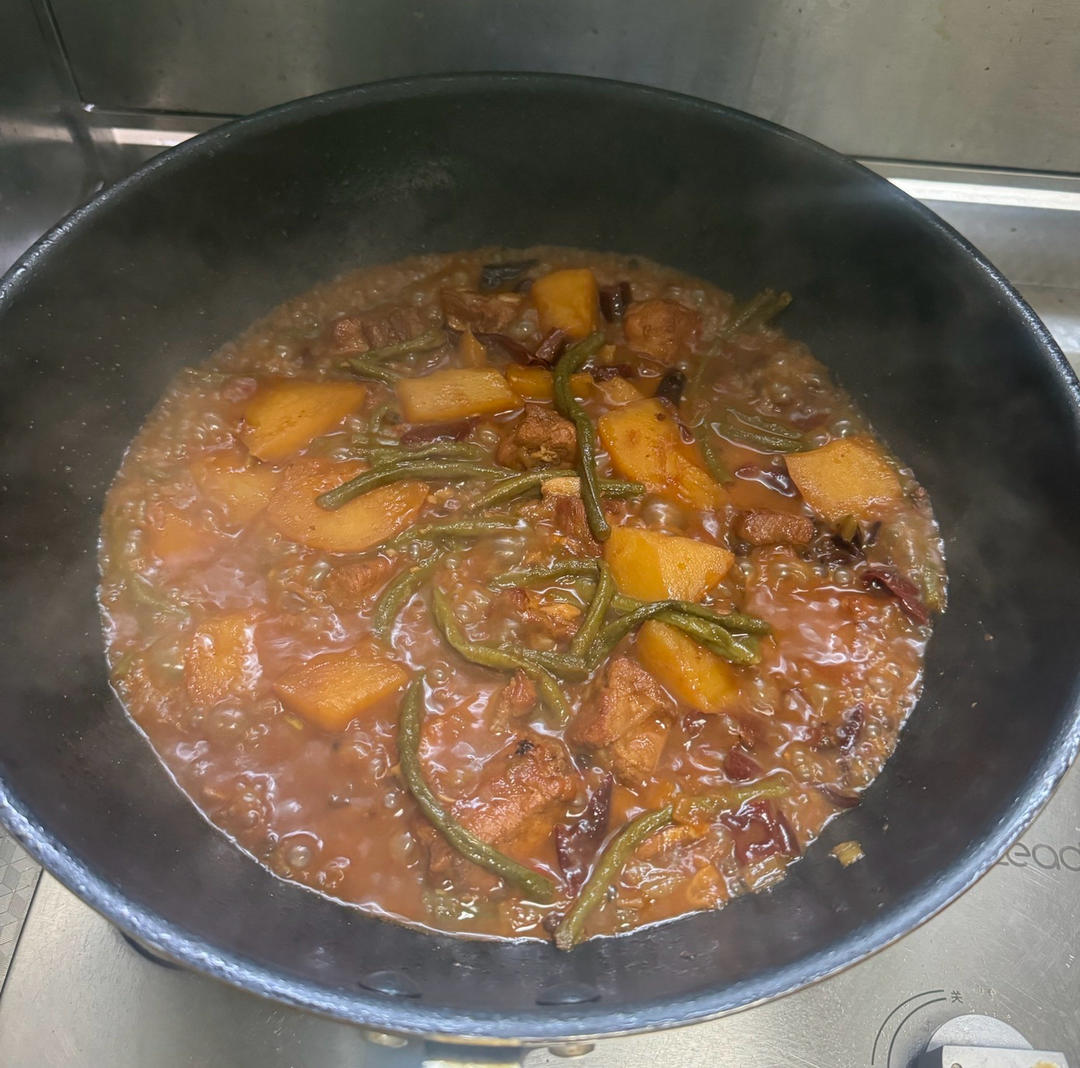 硬菜代表--排骨炖豆角土豆（豆角焖面胚子）