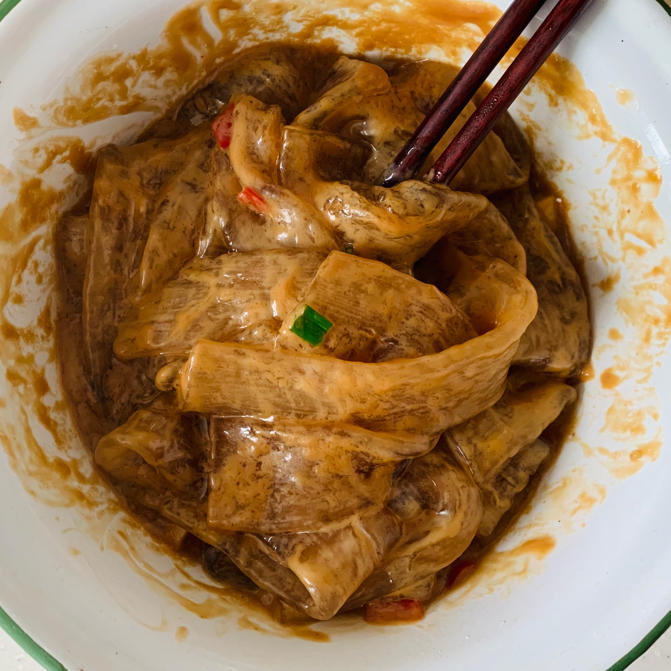 秒杀小夜市的麻酱流汁宽粉