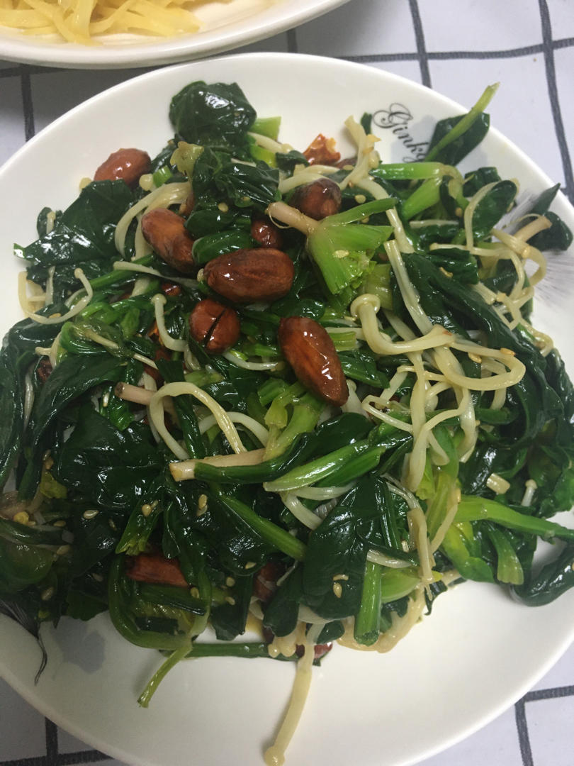 开胃爽口又营养的菠菜拌粉丝