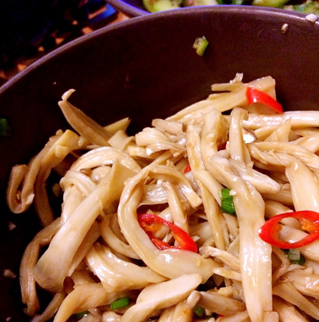 随小囍做的手撕杏鲍菇