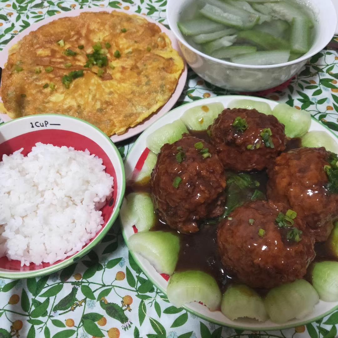 快手版红烧狮子头的做法 步骤5