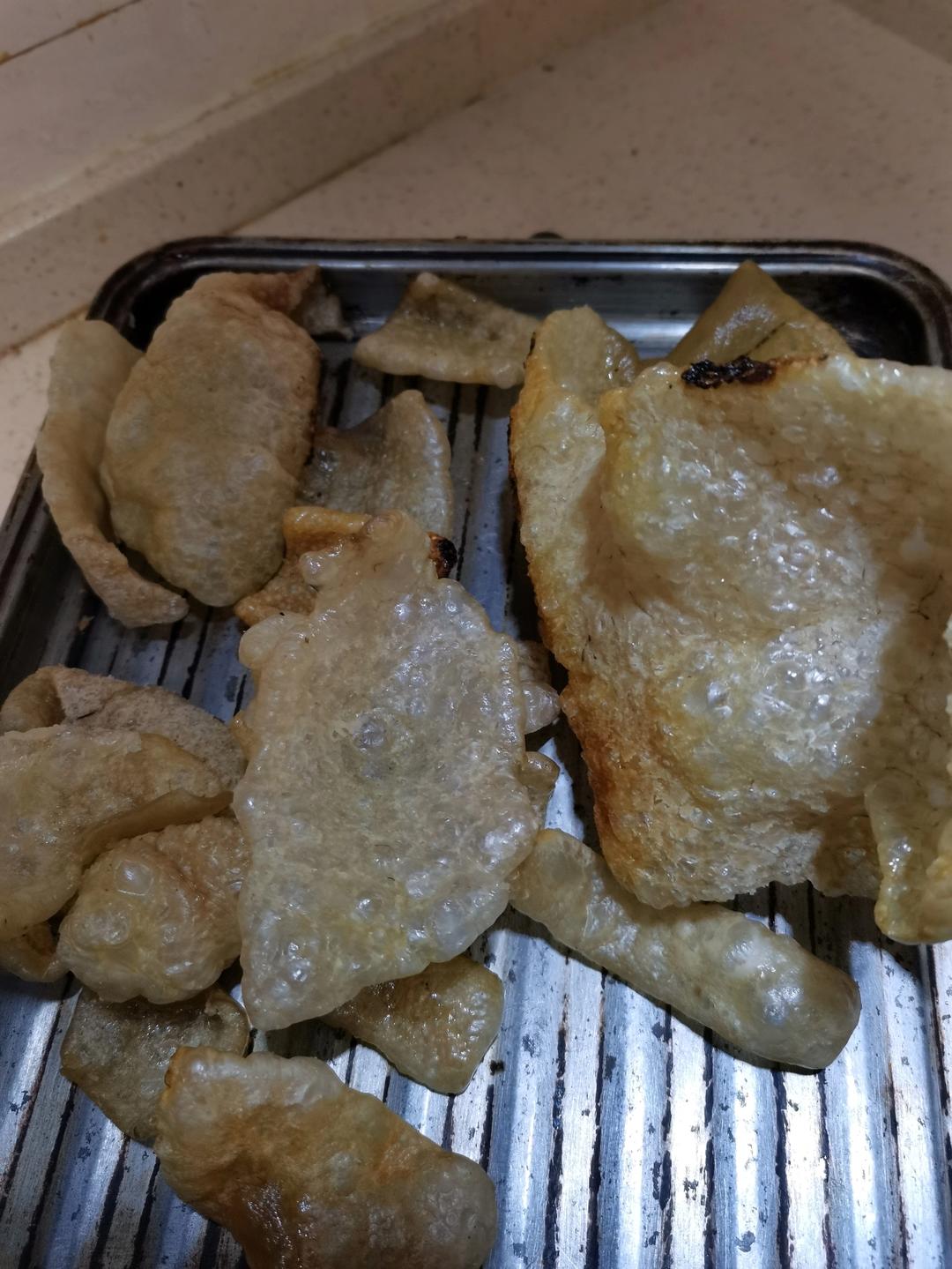 烤猪皮和猪油渣