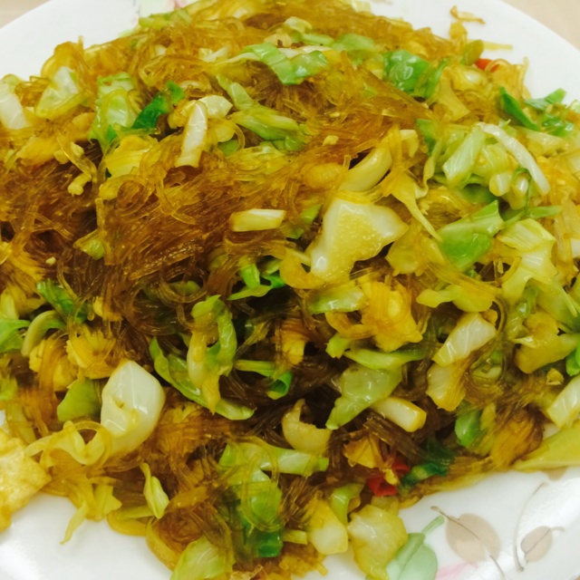 包菜粉丝炒鸡蛋