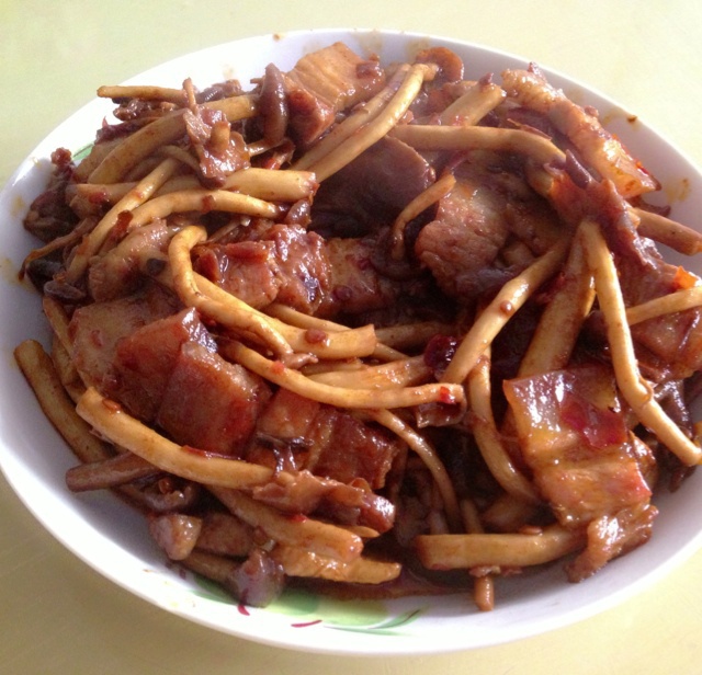 干锅茶树菇