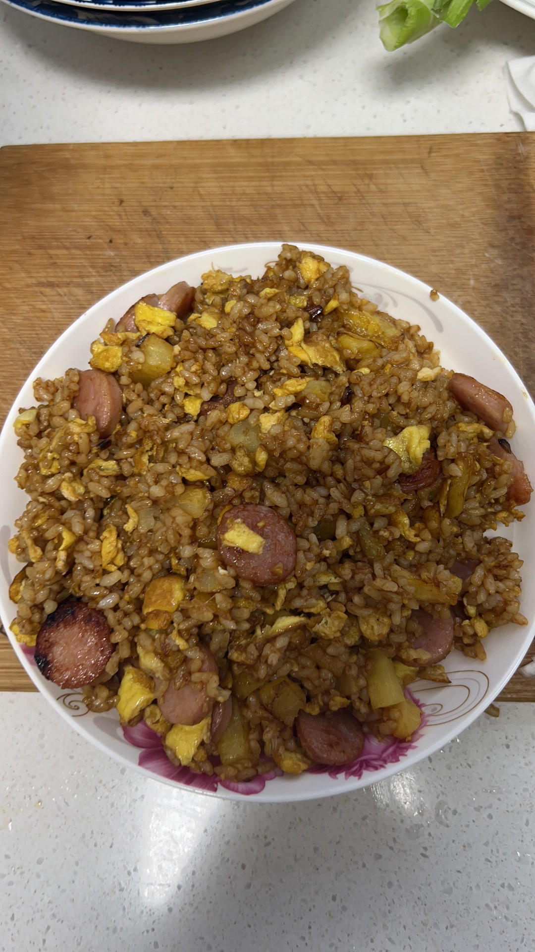 邻居抢着来我家吃土豆香肠炒饭，原来这么香！