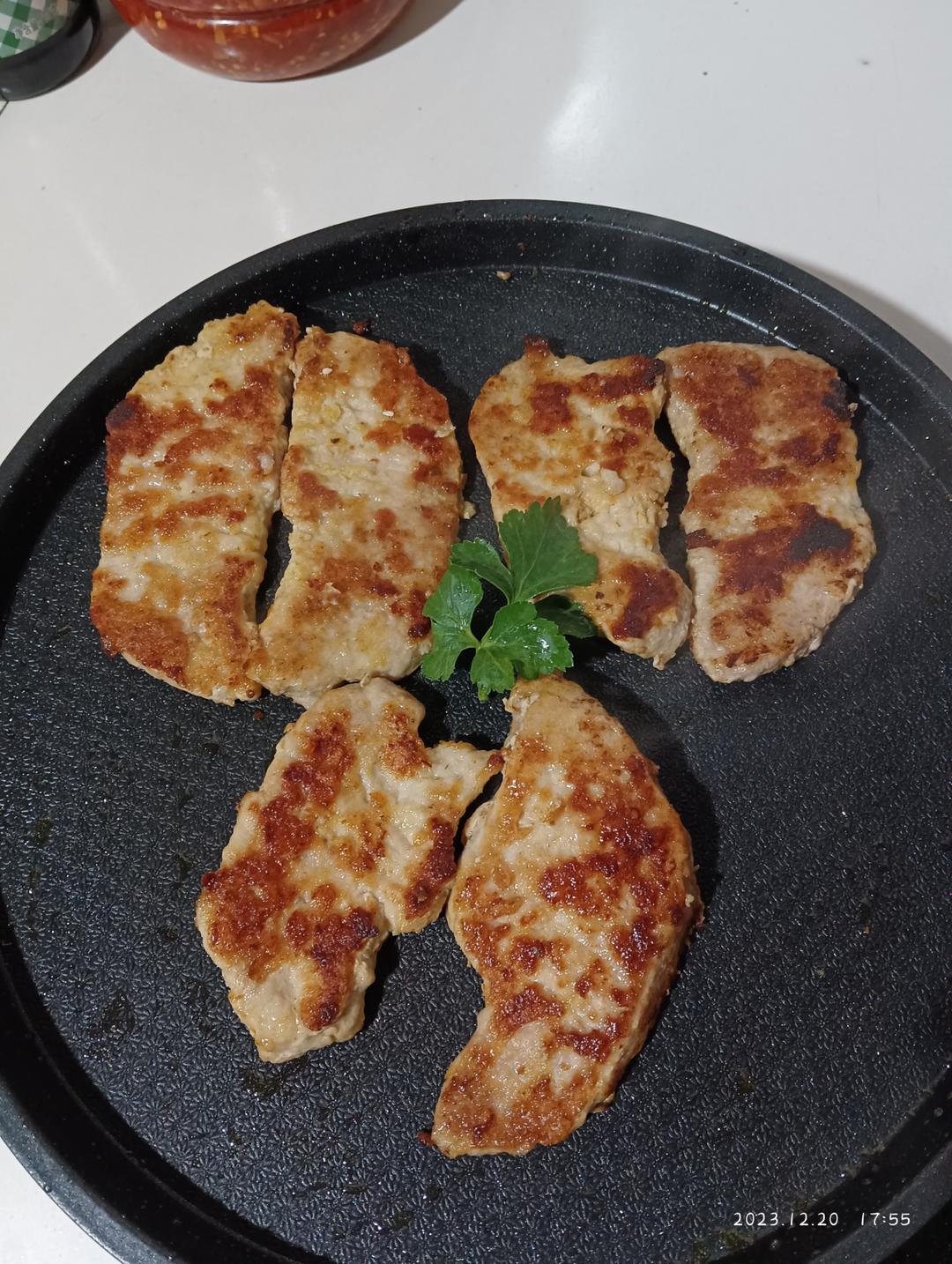 煎猪扒（超简单）和其他的猪扒在这食谱的最下面