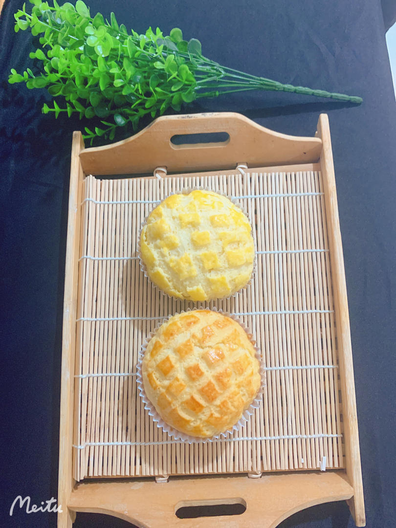 好吃到炸裂的港式菠萝包（附带制作酥皮的小视频）