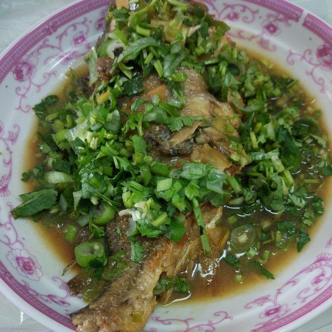 红烧黄鱼—鱼皮不破的小窍门