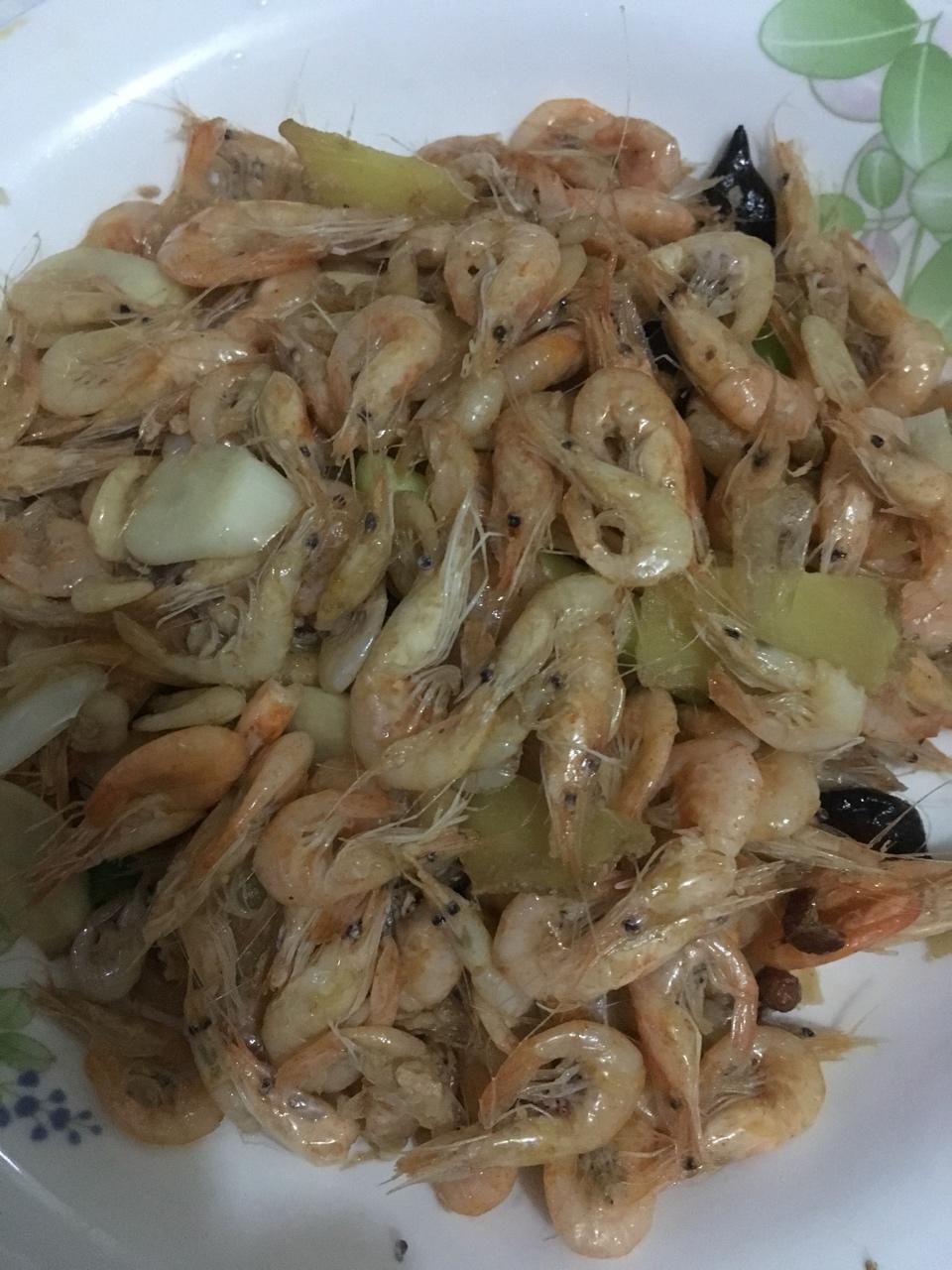 爆炒小河虾