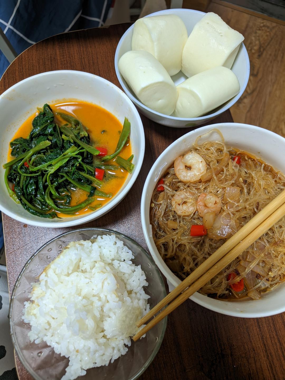 年夜饭就要来一锅｜蒜蓉虾仁粉丝煲