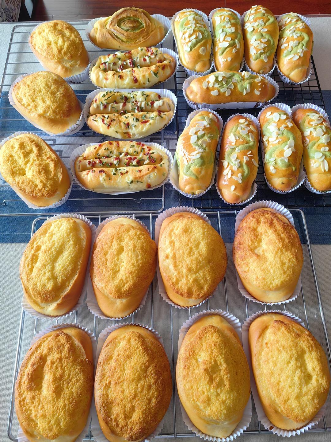 这面包也太香了，新手也能轻松做出来的椰蓉提子卷！