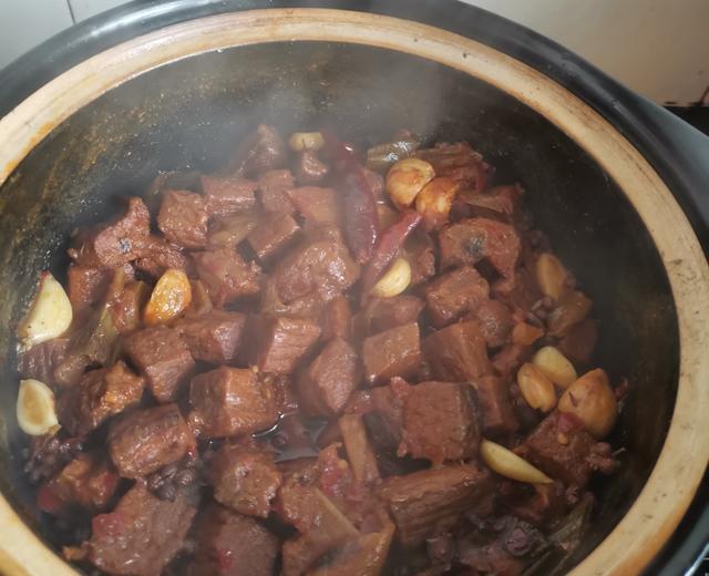 砂锅炖牛肉的做法