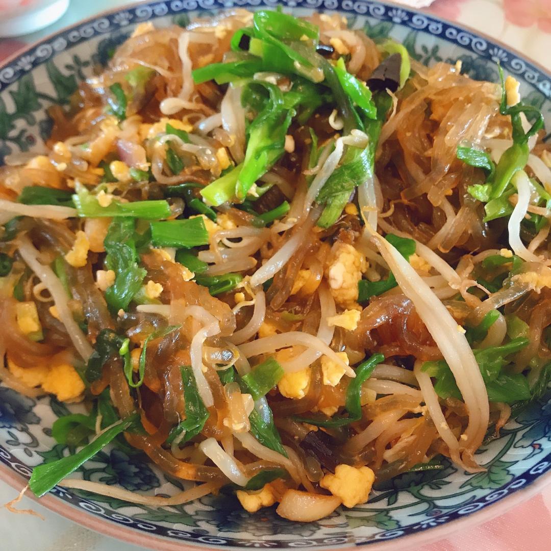 网红同款🤩爆炒“鸡蛋粉丝韭菜豆芽菜”