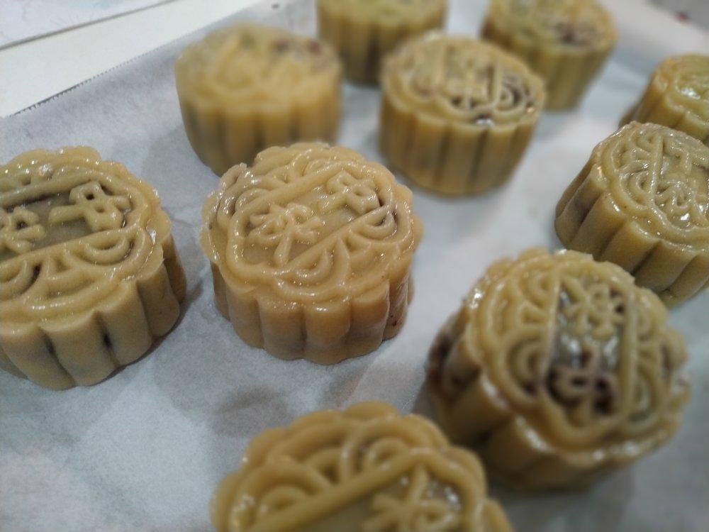 广式蛋黄莲蓉月饼