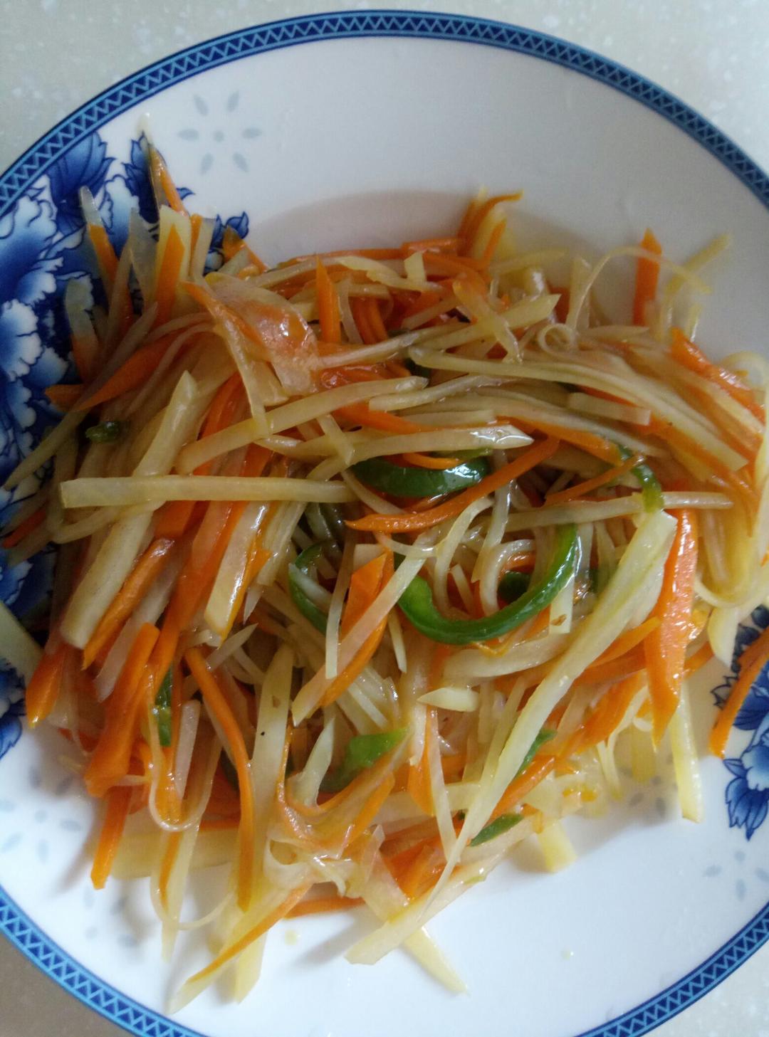 泪幽灵做的炒胡萝卜土豆丝