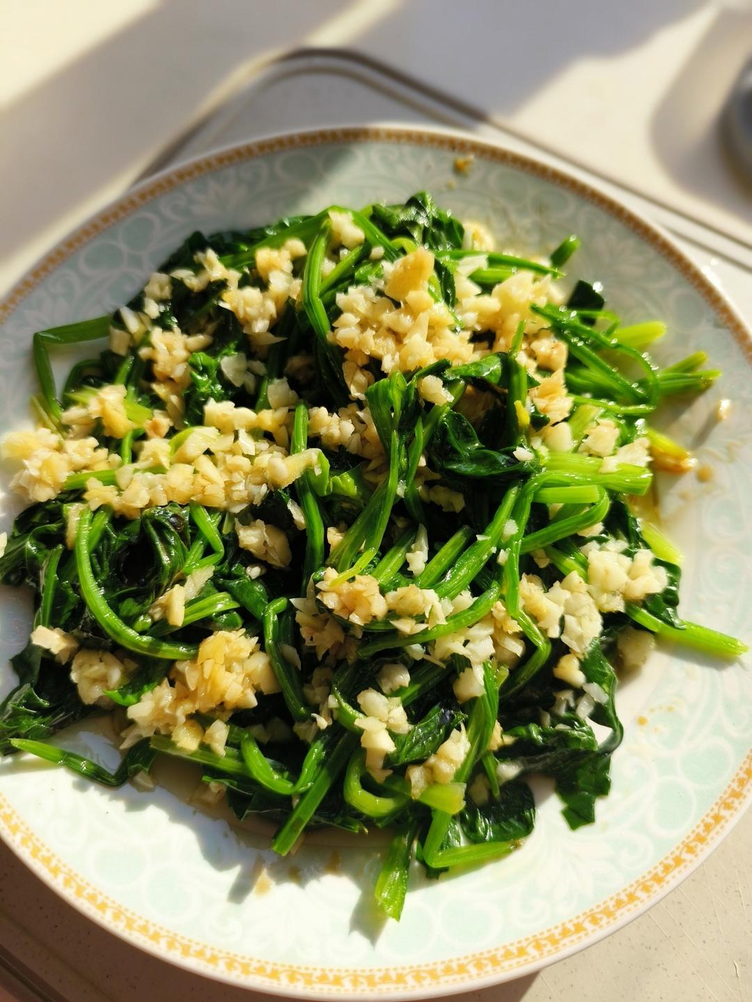 凉拌菠菜(家传秘方)