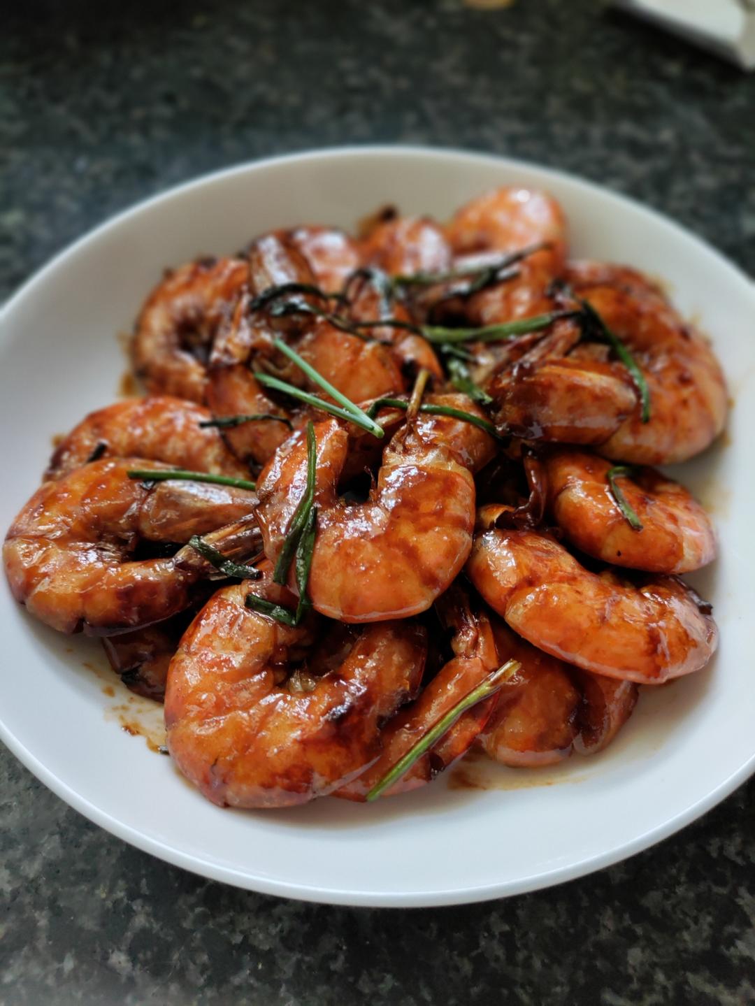 香到舔盘的油焖大虾（详解如何清理好一只虾）