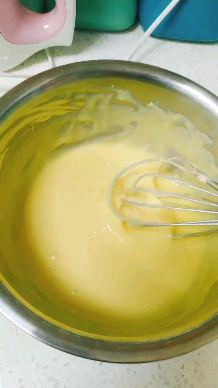 完美的戚风蛋糕出炉！不开裂不回缩[胜利]的做法