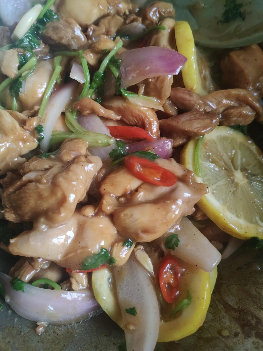 没想到柠檬和鸡肉这么搭！鲜嫩清爽开胃