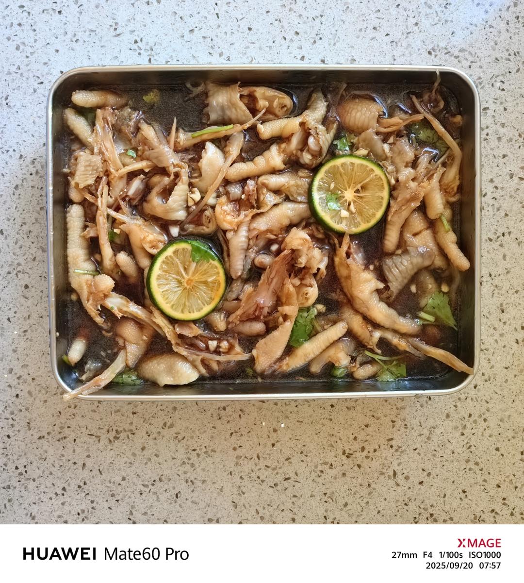 酸辣无骨鸡爪 孩子的最爱