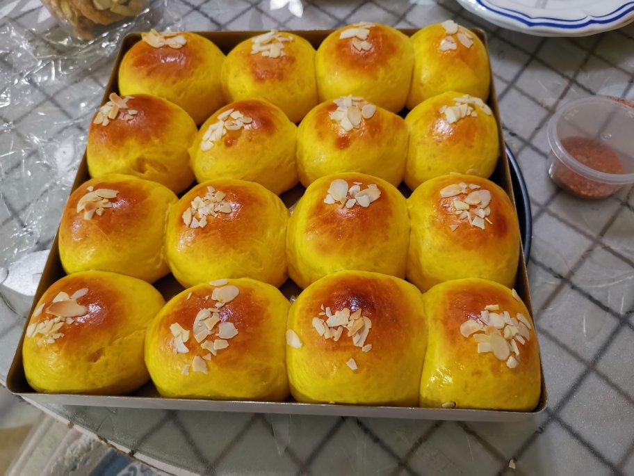 南瓜奶油小餐包（一次发酵）