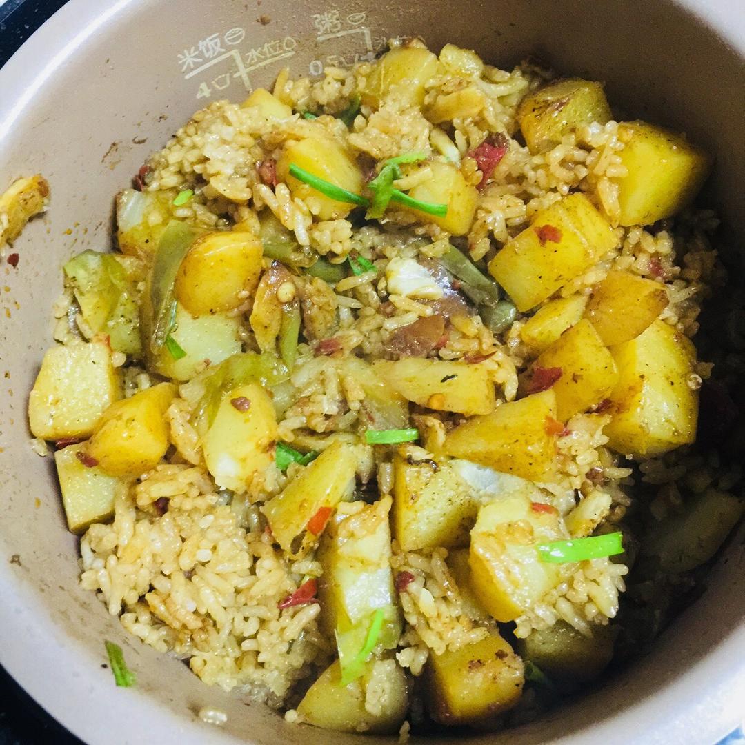 土豆焖饭（电饭锅版）
