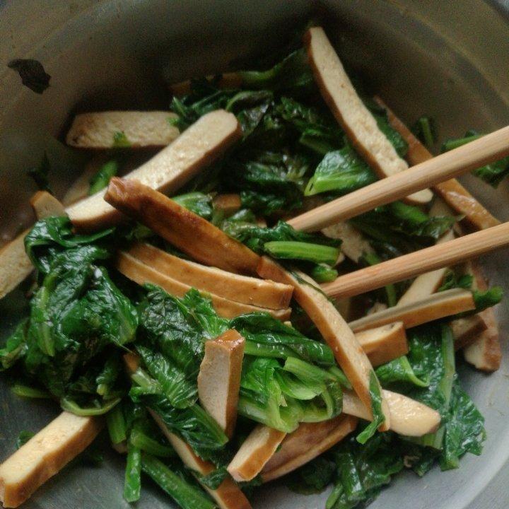 莴笋叶拌豆干（快手菜）