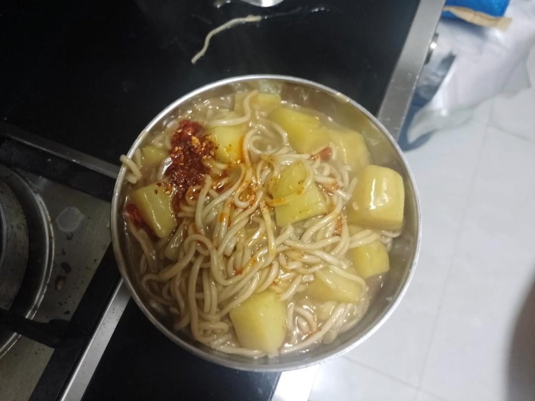 千万别学我这样做焖面！我怕你吃三碗都不够