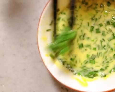 韭菜鸡蛋薄饼的做法 步骤3