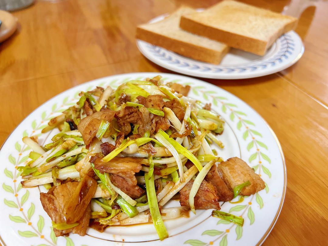 家常肉丝炒蒜黄，不想吃饭的日子也能让你食欲大开
