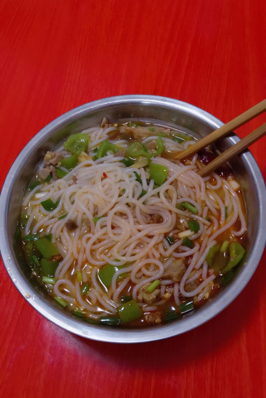 拉拉哆做的最简单的湖南早餐米粉做法