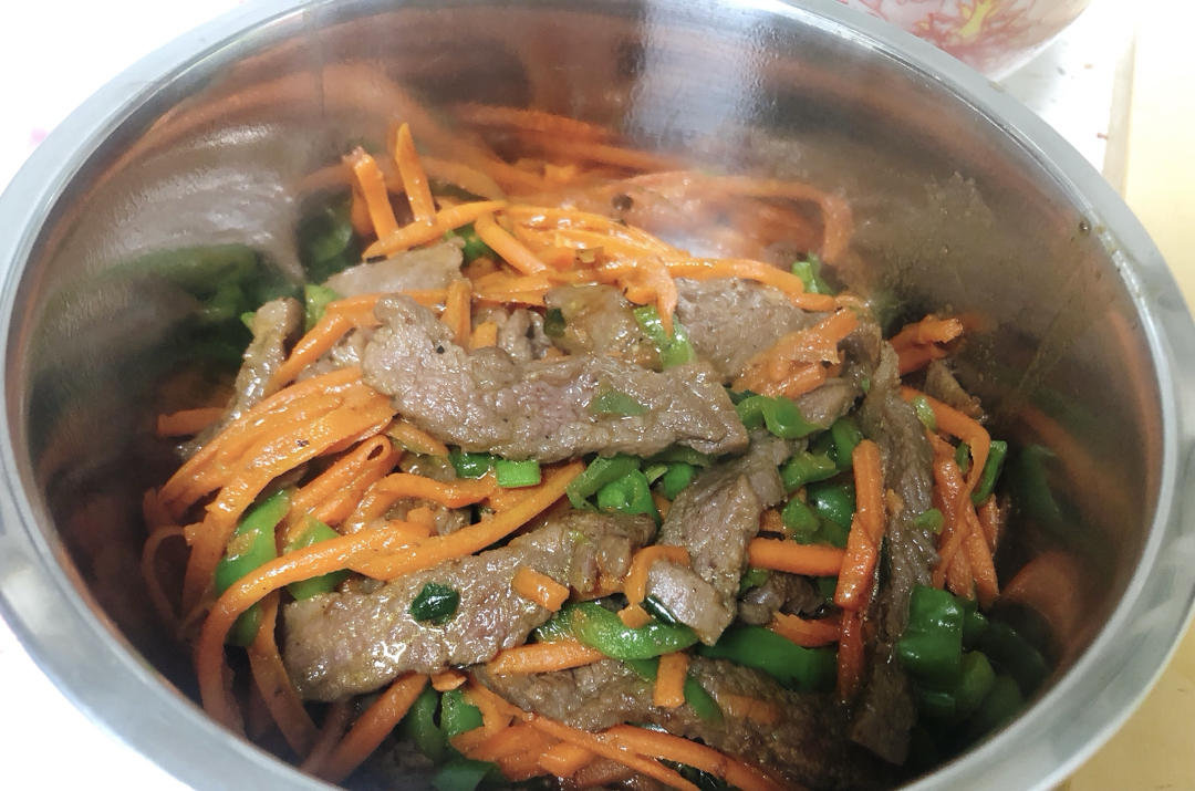 胡萝卜炒牛肉